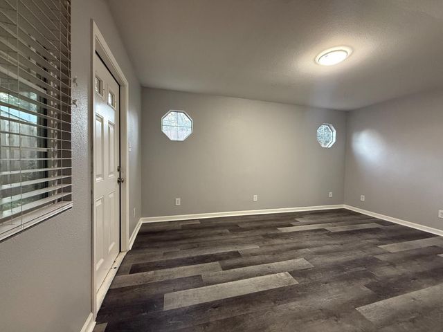 5530 Kenneth Ave, Carmichael, CA 95608