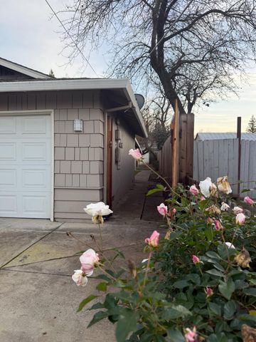 5530 Kenneth Ave, Carmichael, CA 95608