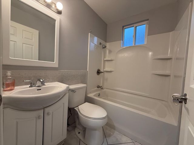 5530 Kenneth Ave, Carmichael, CA 95608