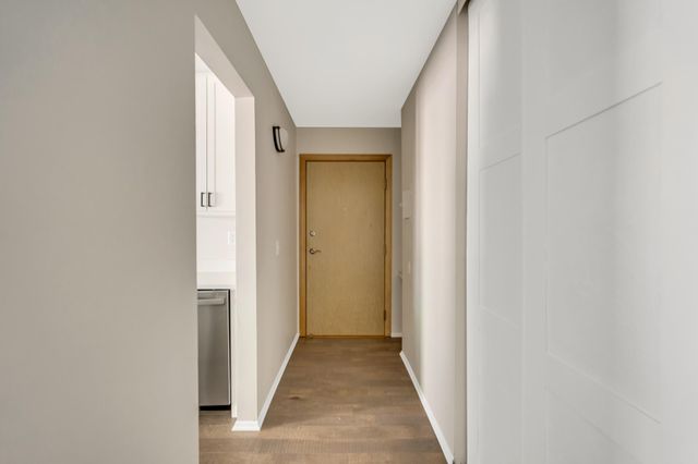 4624 Cedar Lake Road S 7, Saint Louis Park, MN 55416