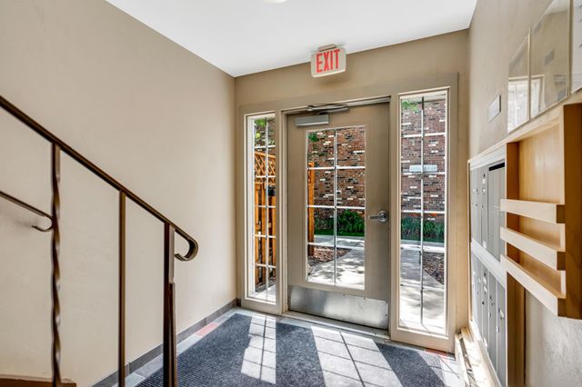 4624 Cedar Lake Road S 7, Saint Louis Park, MN 55416