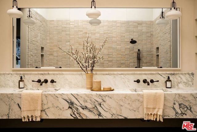 976 N Alpine Drive, Beverly Hills, CA 90210