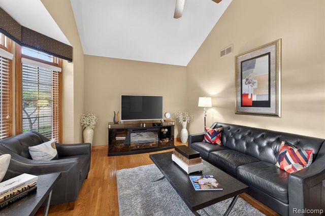 6554 Enclave Drive, Clarkston, MI 48348