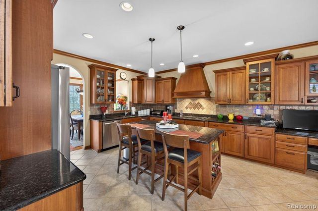 6554 Enclave Drive, Clarkston, MI 48348