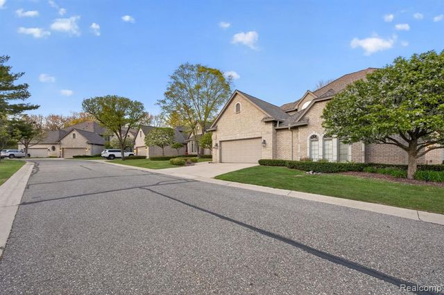 6554 Enclave Drive, Clarkston, MI 48348