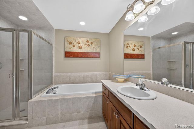 6554 Enclave Drive, Clarkston, MI 48348