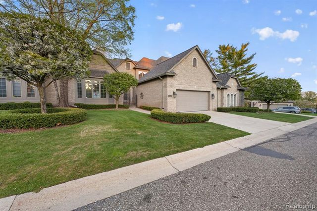 6554 Enclave Drive, Clarkston, MI 48348