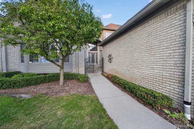 6554 Enclave Drive, Clarkston, MI 48348