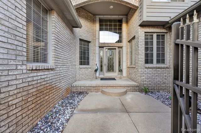 6554 Enclave Drive, Clarkston, MI 48348
