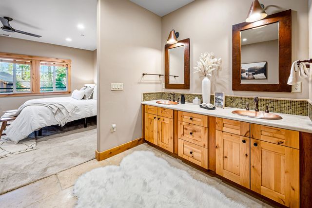 10183 Palisades Dr Unit 3, Truckee, CA 96161