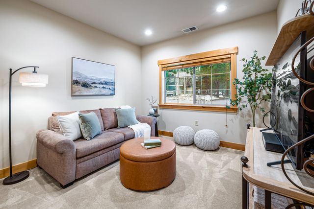 10183 Palisades Dr Unit 3, Truckee, CA 96161