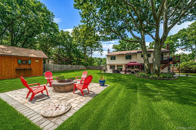 411 Robinson Avenue, East Patchogue, NY 11772
