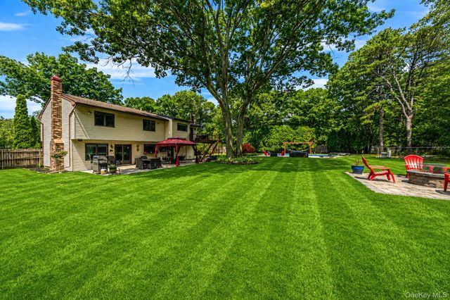411 Robinson Avenue, East Patchogue, NY 11772