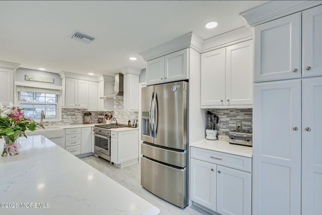 110 Courtland Lane, Aberdeen, NJ 07747