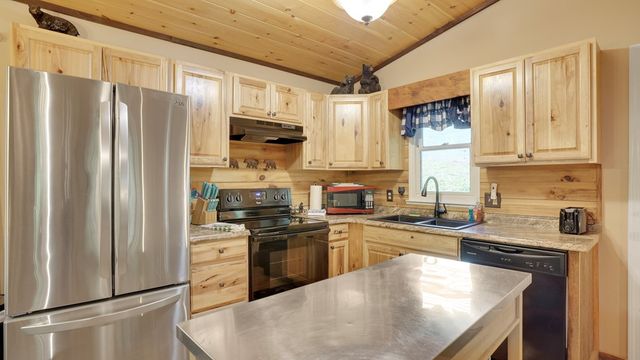 41 Courtside Court, Ellijay, GA 30540
