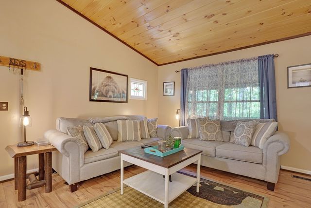 41 Courtside Court, Ellijay, GA 30540