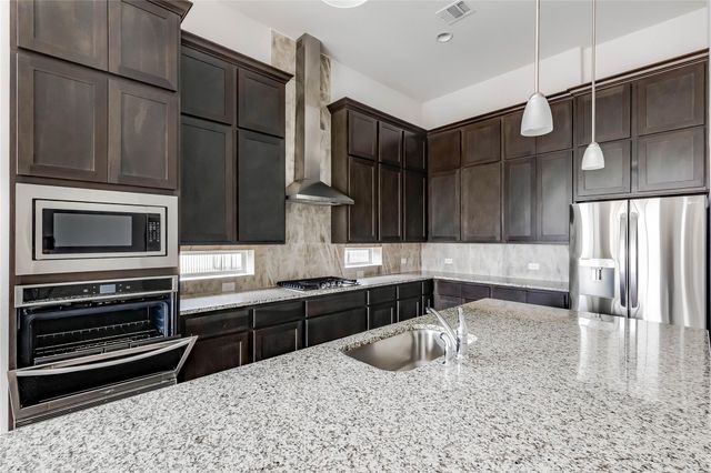 1948 Equine RD, Leander, TX 78641