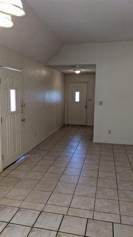 1300 N Bishop ST, San Marcos, TX 78666