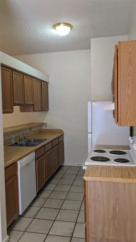 1300 N Bishop ST, San Marcos, TX 78666