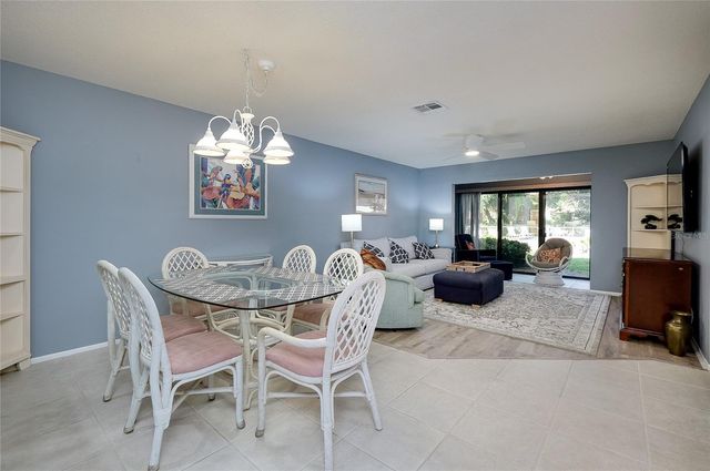 360 THREE LAKES LANE E, Venice, FL 34285