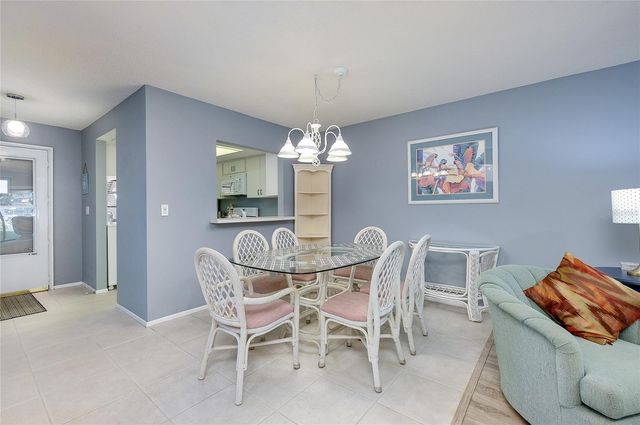 360 THREE LAKES LANE E, Venice, FL 34285