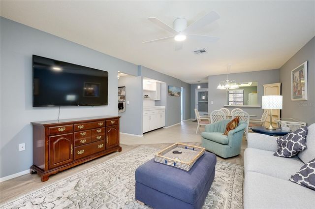 360 THREE LAKES LANE E, Venice, FL 34285