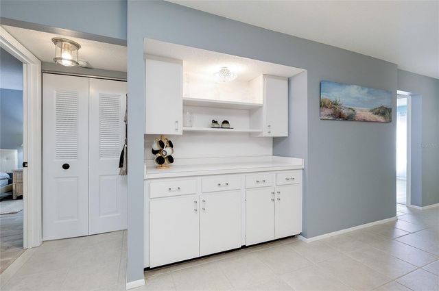 360 THREE LAKES LANE E, Venice, FL 34285
