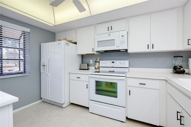 360 THREE LAKES LANE E, Venice, FL 34285