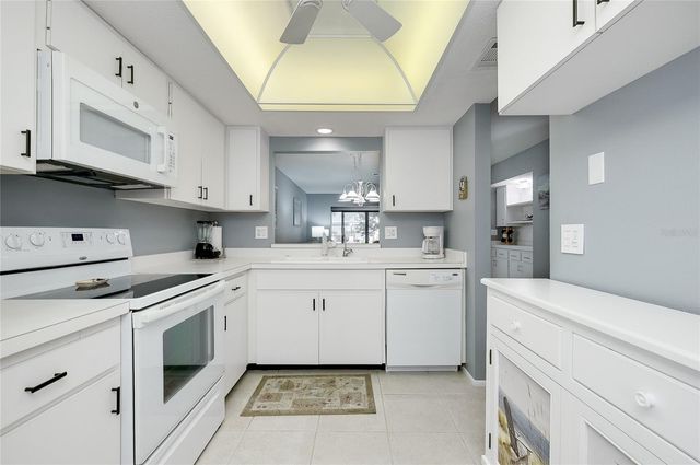 360 THREE LAKES LANE E, Venice, FL 34285