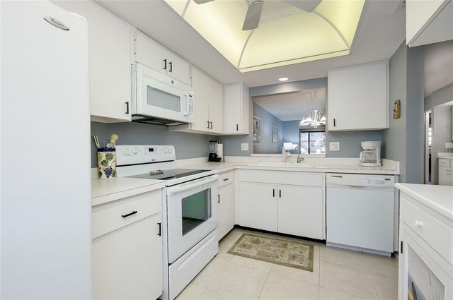 360 THREE LAKES LANE E, Venice, FL 34285