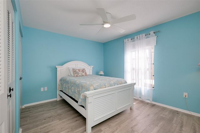 360 THREE LAKES LANE E, Venice, FL 34285