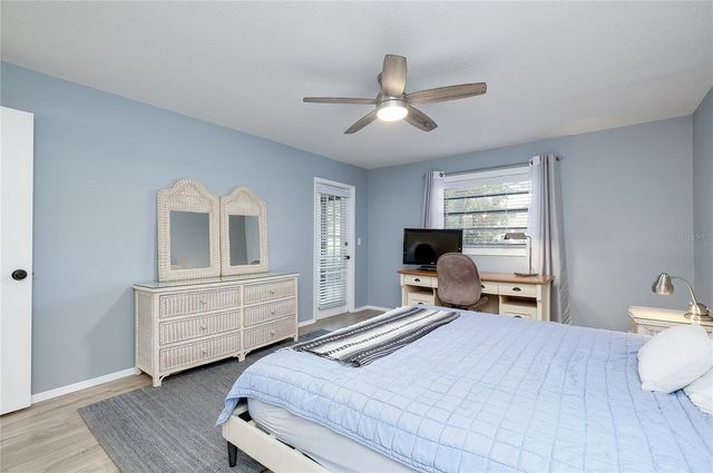 360 THREE LAKES LANE E, Venice, FL 34285