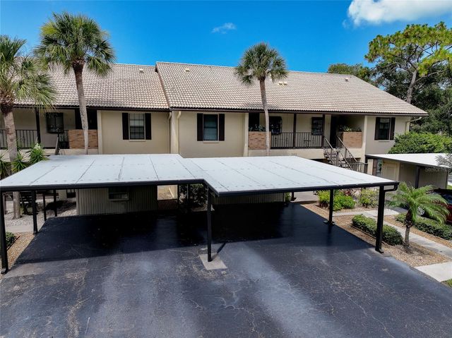 360 THREE LAKES LANE E, Venice, FL 34285