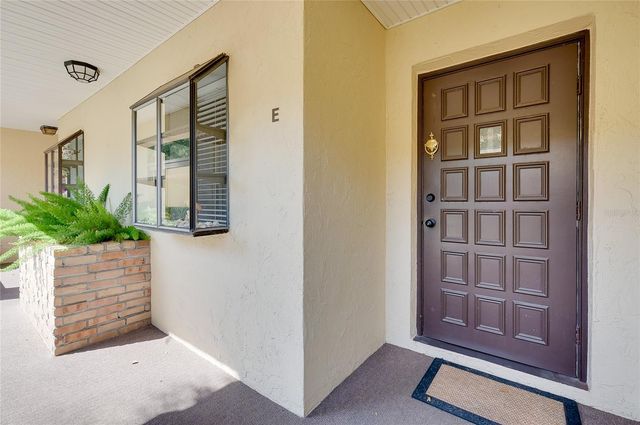 360 THREE LAKES LANE E, Venice, FL 34285