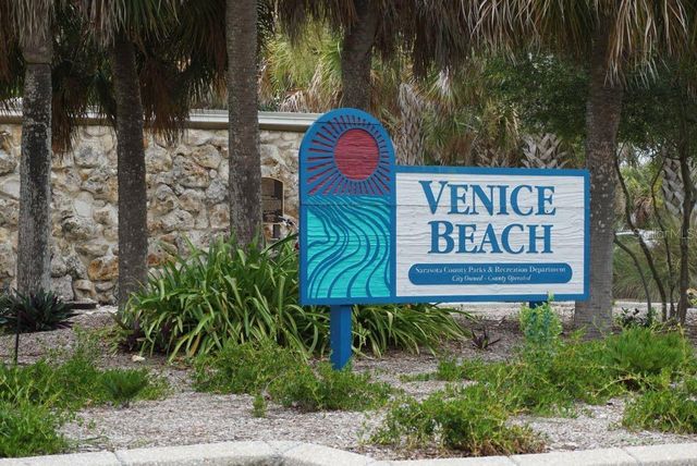 360 THREE LAKES LANE E, Venice, FL 34285
