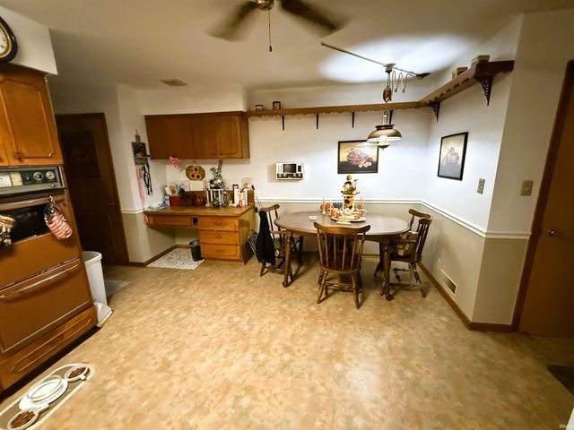 7701 Meadowview Drive, Evansville, IN 47710