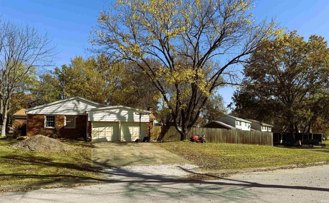 7701 Meadowview Drive, Evansville, IN 47710