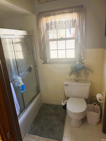 7701 Meadowview Drive, Evansville, IN 47710