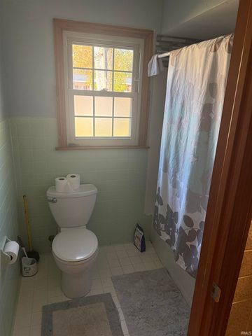 7701 Meadowview Drive, Evansville, IN 47710