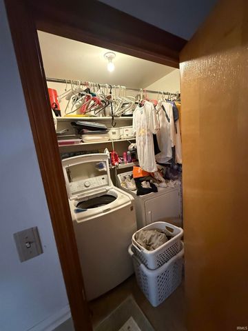 7701 Meadowview Drive, Evansville, IN 47710