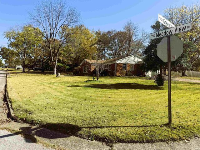 7701 Meadowview Drive, Evansville, IN 47710
