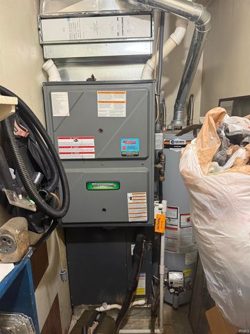 7701 Meadowview Drive, Evansville, IN 47710