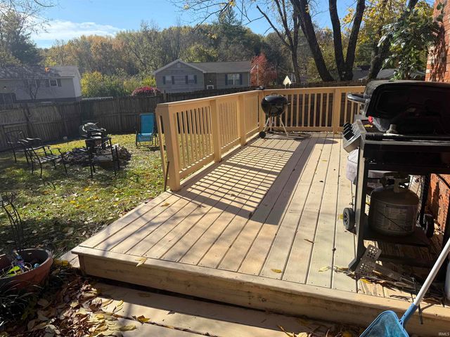 7701 Meadowview Drive, Evansville, IN 47710