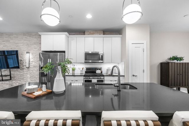 1600 BEASON ST, Baltimore, MD 21230