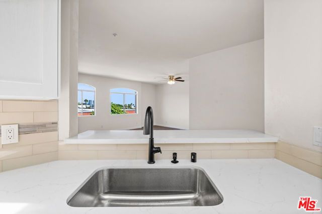 1255 Federal Avenue 401, Los Angeles, CA 90025