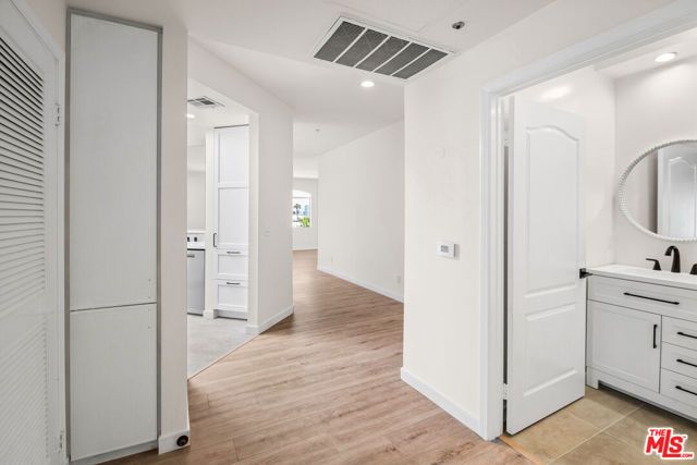 1255 Federal Avenue 401, Los Angeles, CA 90025