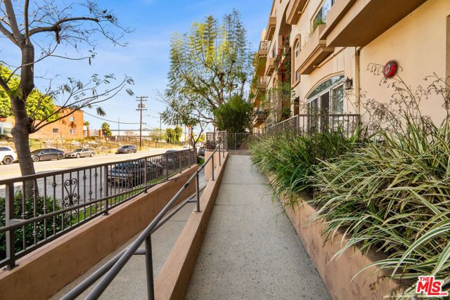 1255 Federal Avenue 401, Los Angeles, CA 90025