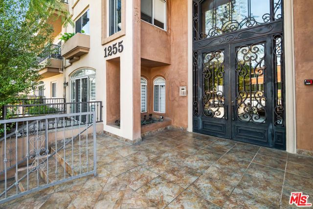 1255 Federal Avenue 401, Los Angeles, CA 90025