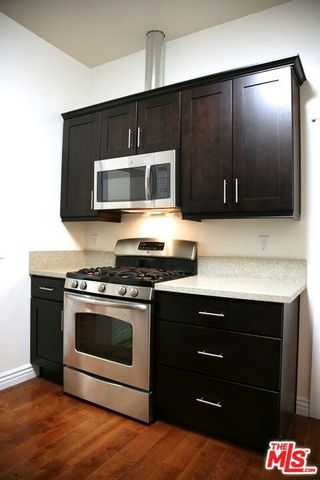 1327 W 35th Street, Los Angeles, CA 90007