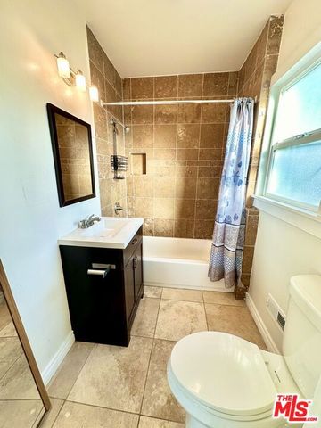 1327 W 35th Street, Los Angeles, CA 90007